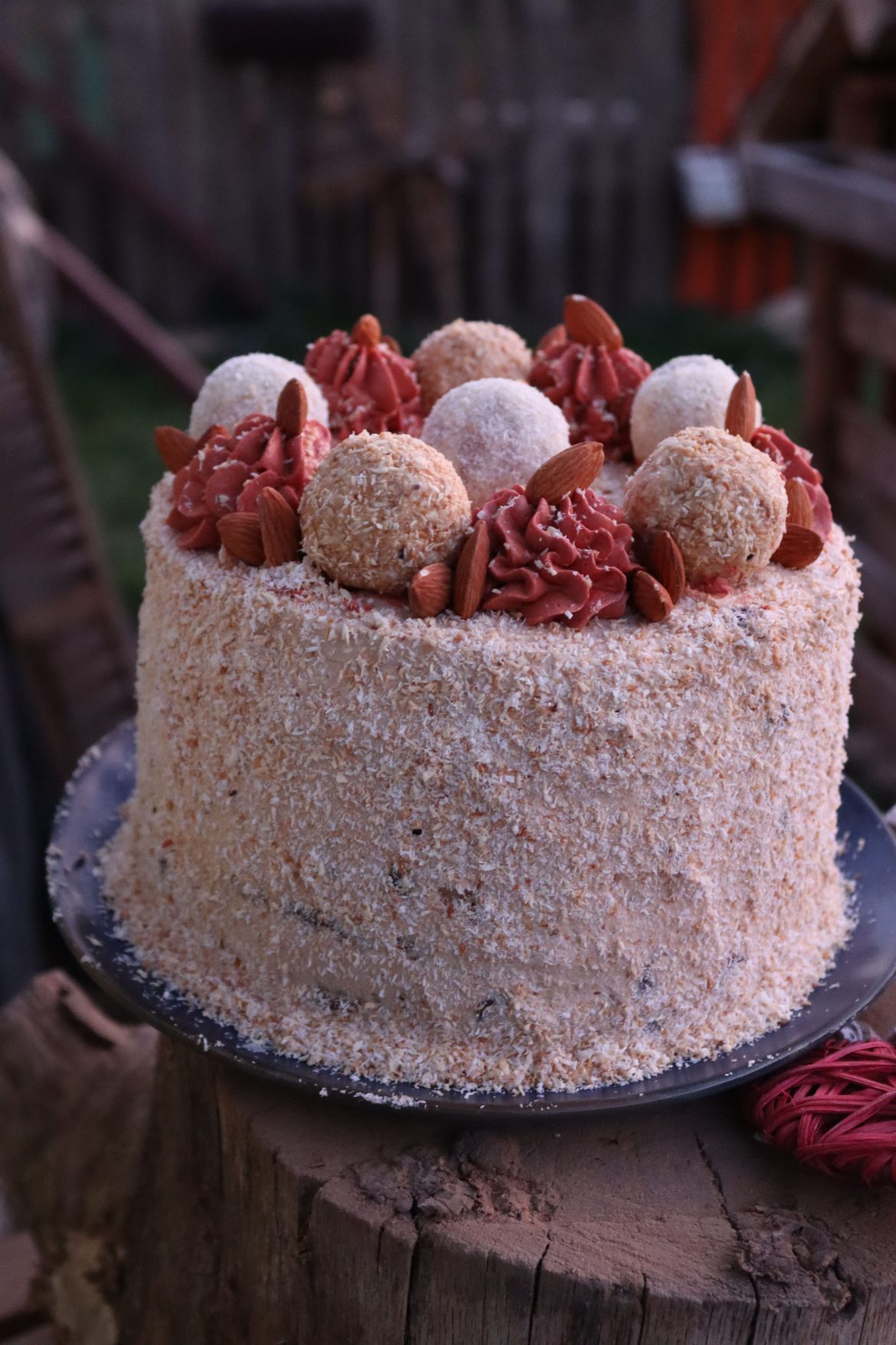 Кокосово торта с бадеми