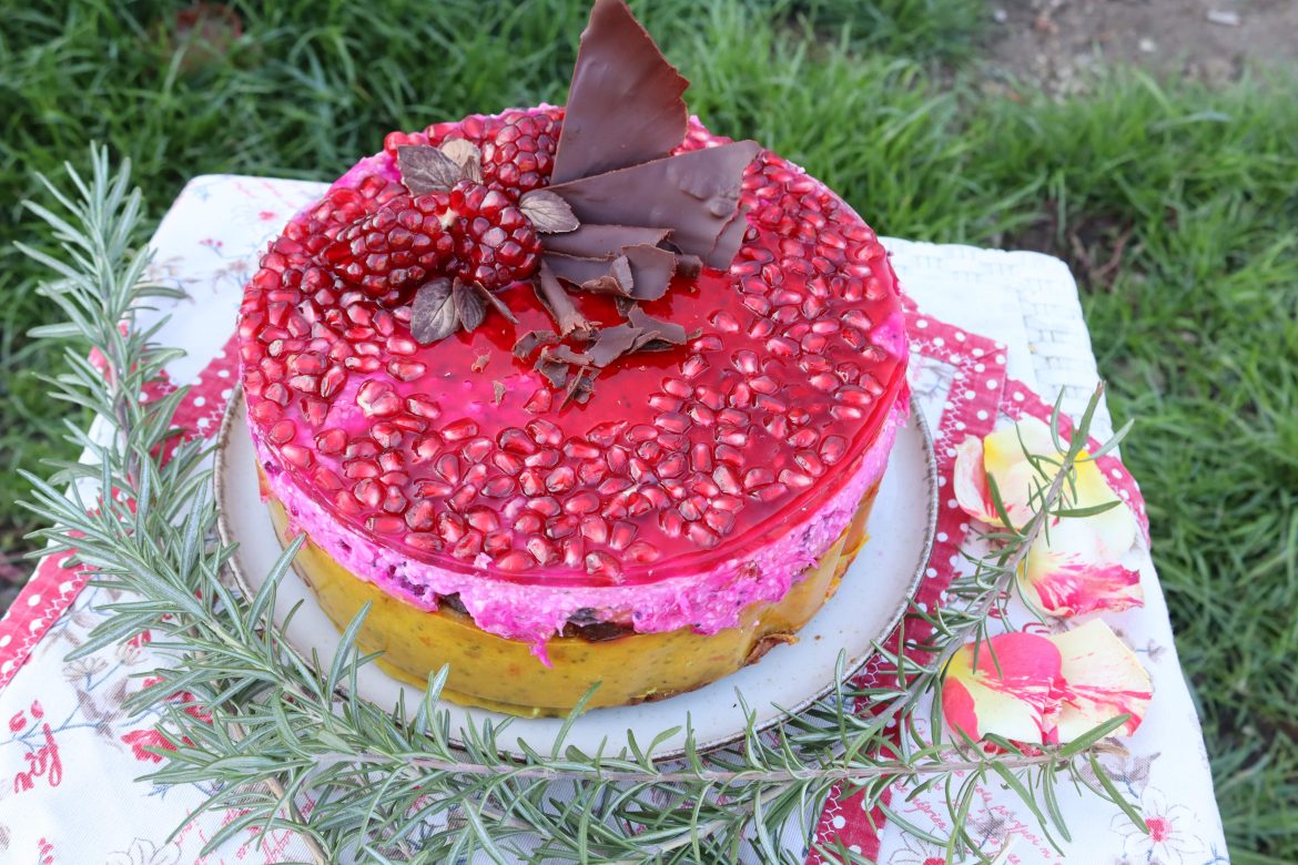 Торта с нар и драконов плод