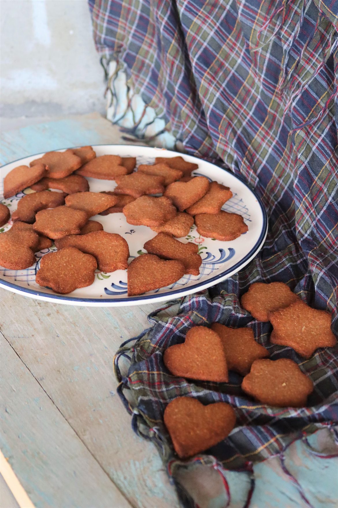 Медени сладки с лешници без глутен и без захар