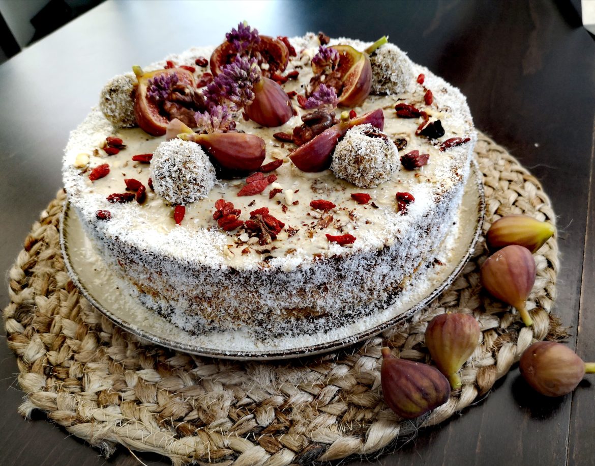 Веган кокосово торта със смокини