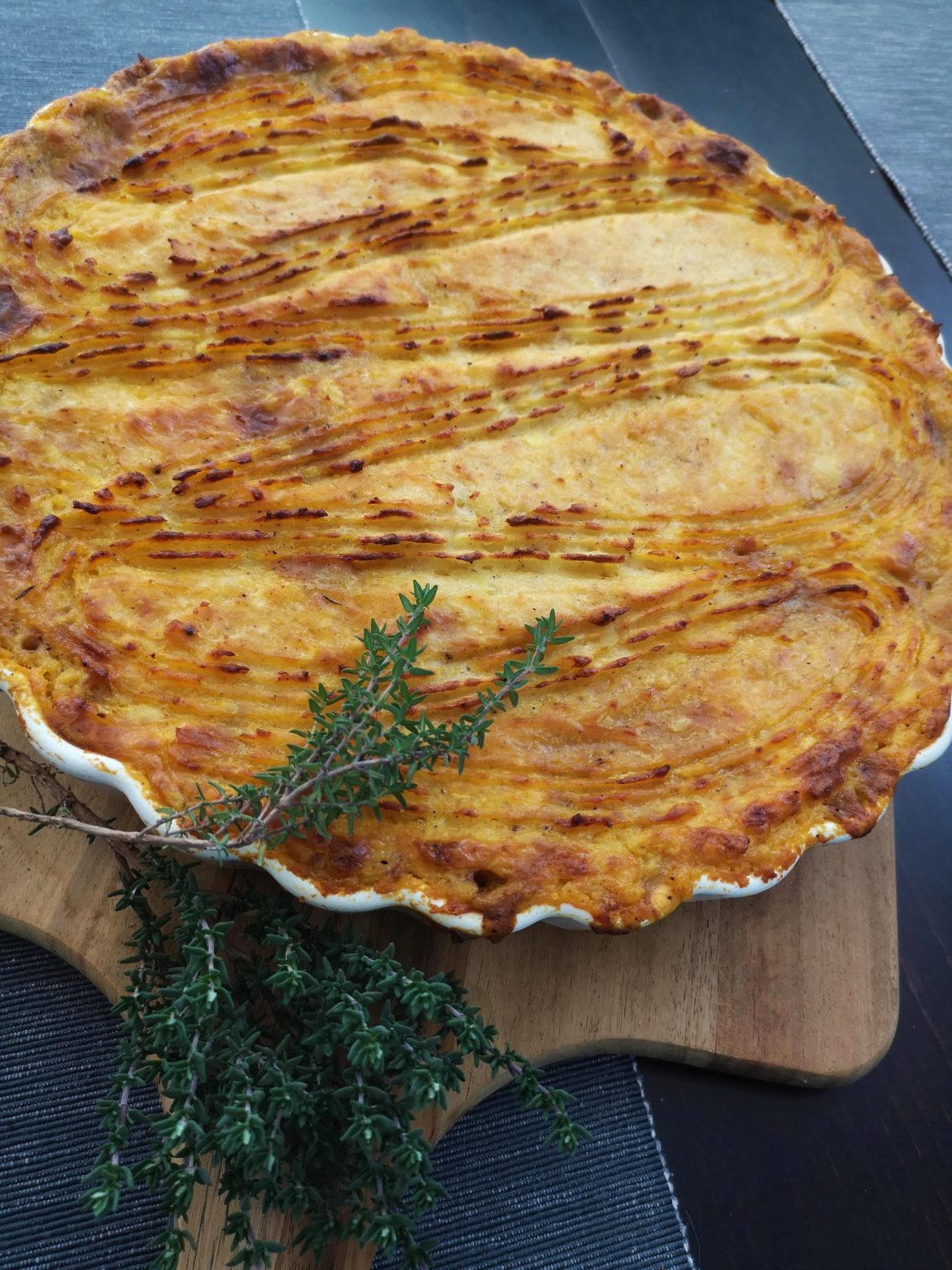 Селски пай със свинско месо