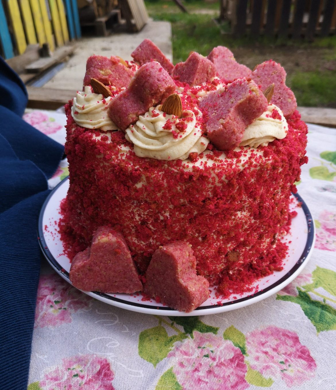 Торта сърце - любов изразена с торта