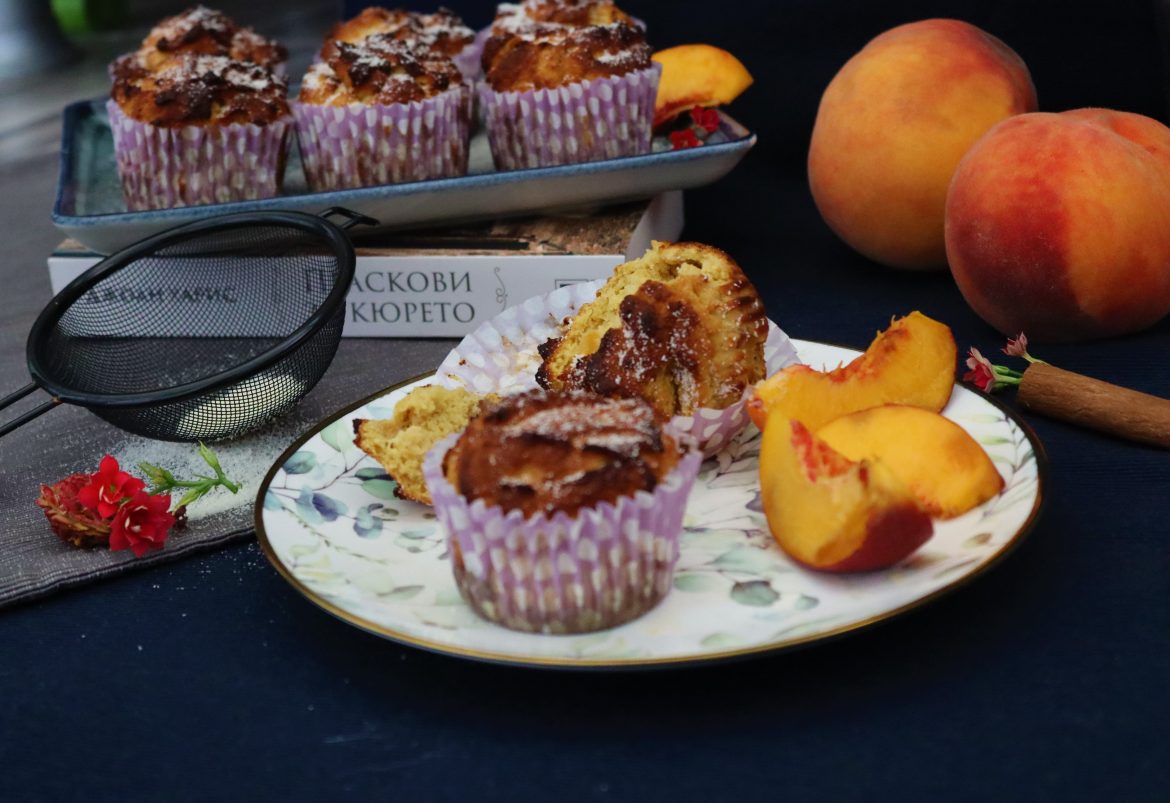 Прасковени мъфини по зоната - мъфини с праскови, здравословен десерет за здравословно начало на деня