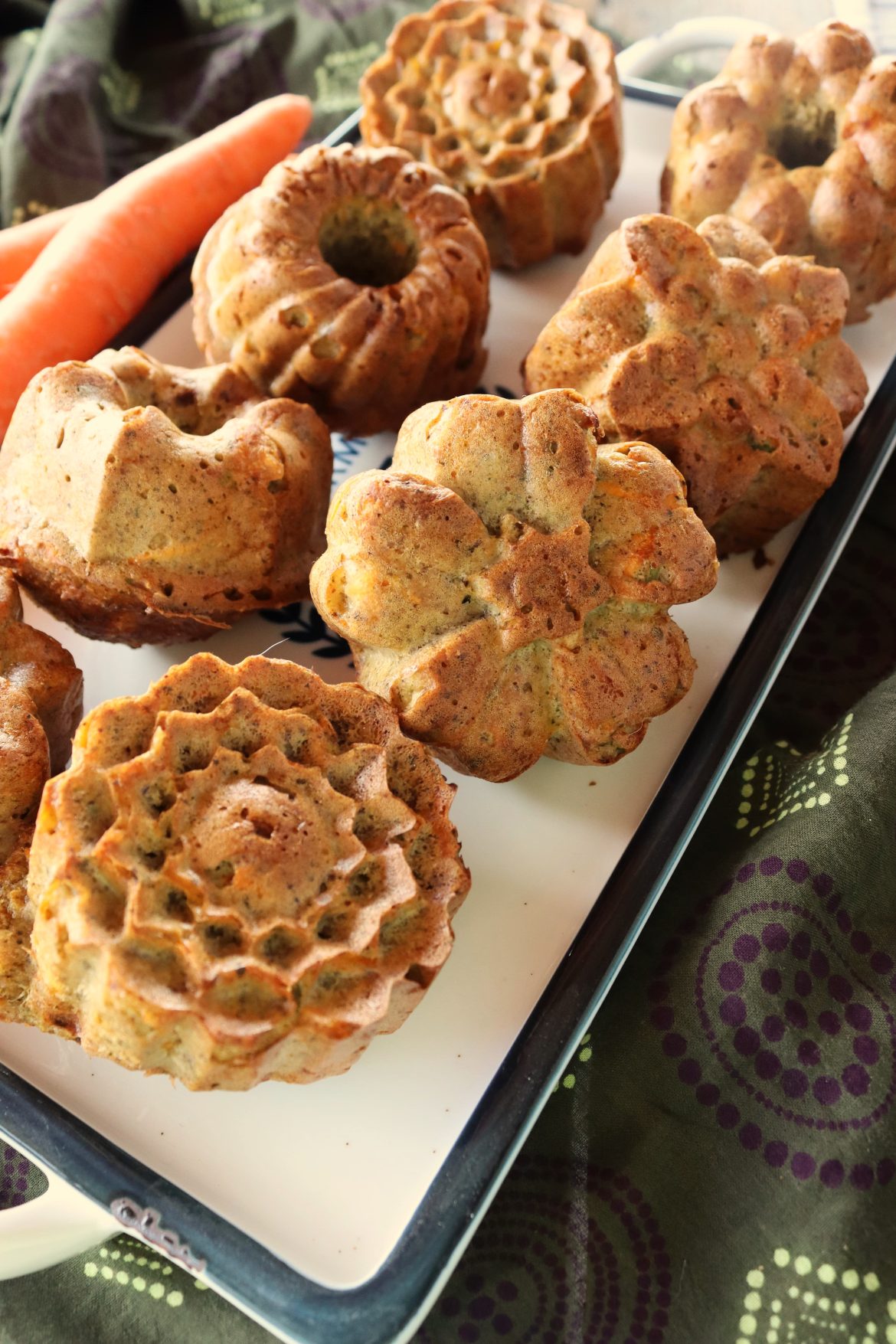 Солени мъфини с моркови и магданоз. Балансирана по зоната закуска. Солени мъфини без глутен и без лактоза.