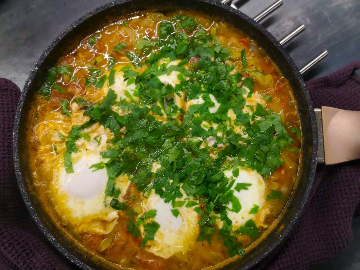 Шакшука с леща по зоната