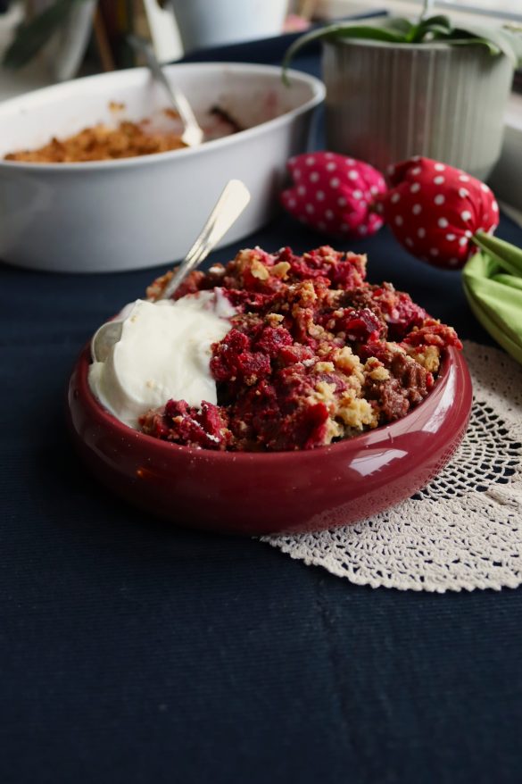 Коблер с ябълки и праскови