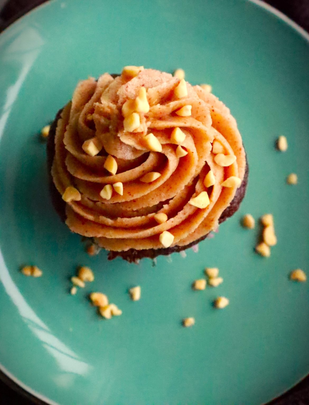 Шоколадови мъфини с бадеми