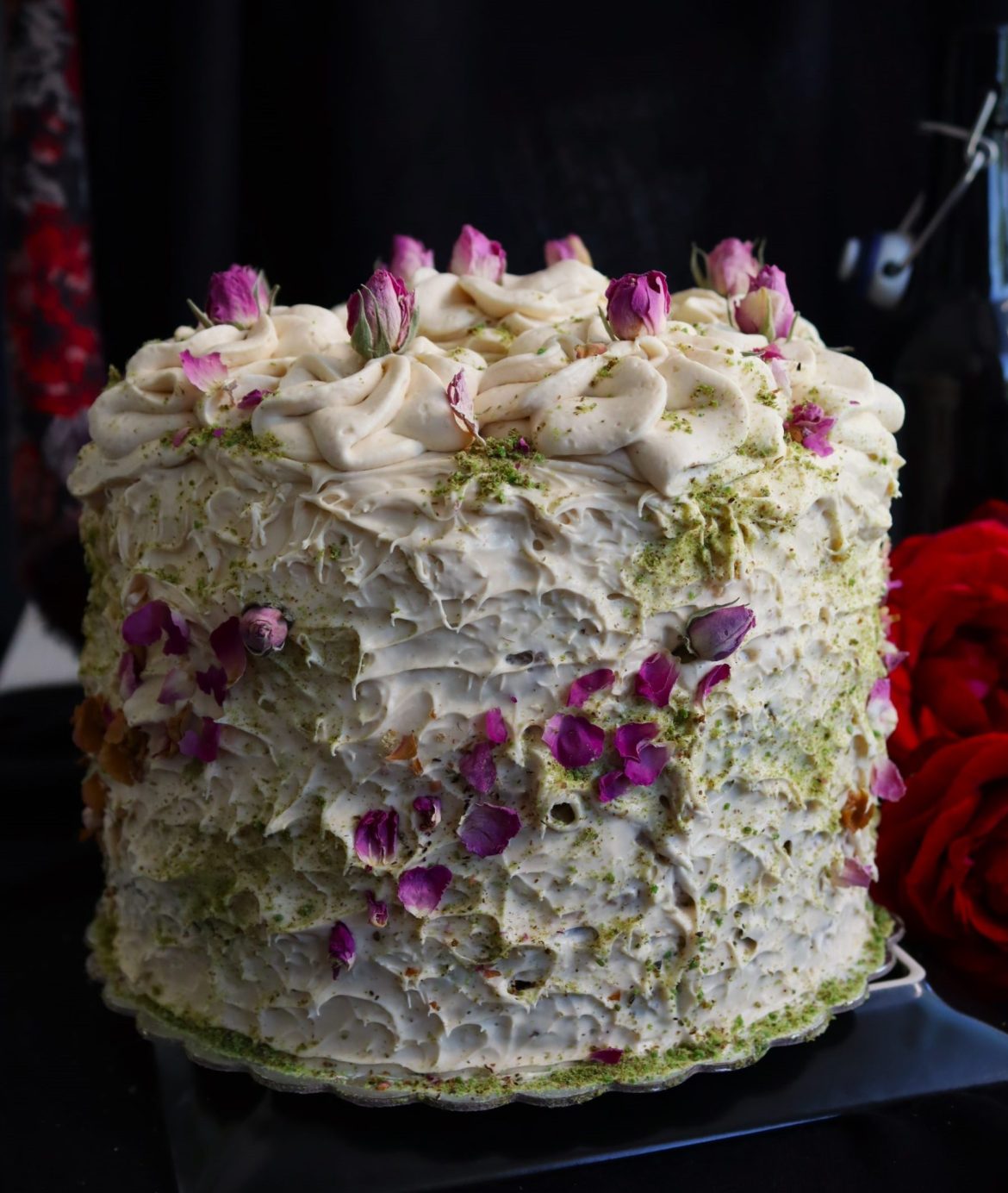 Торта с орехи и фъстъци