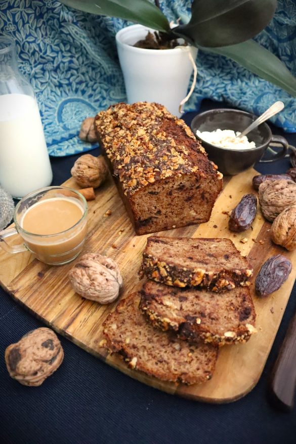 Веган бананов хляб с фурми