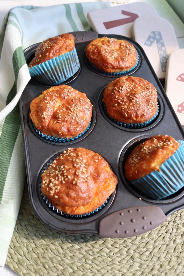 Мъфини с кашкавал и сирене