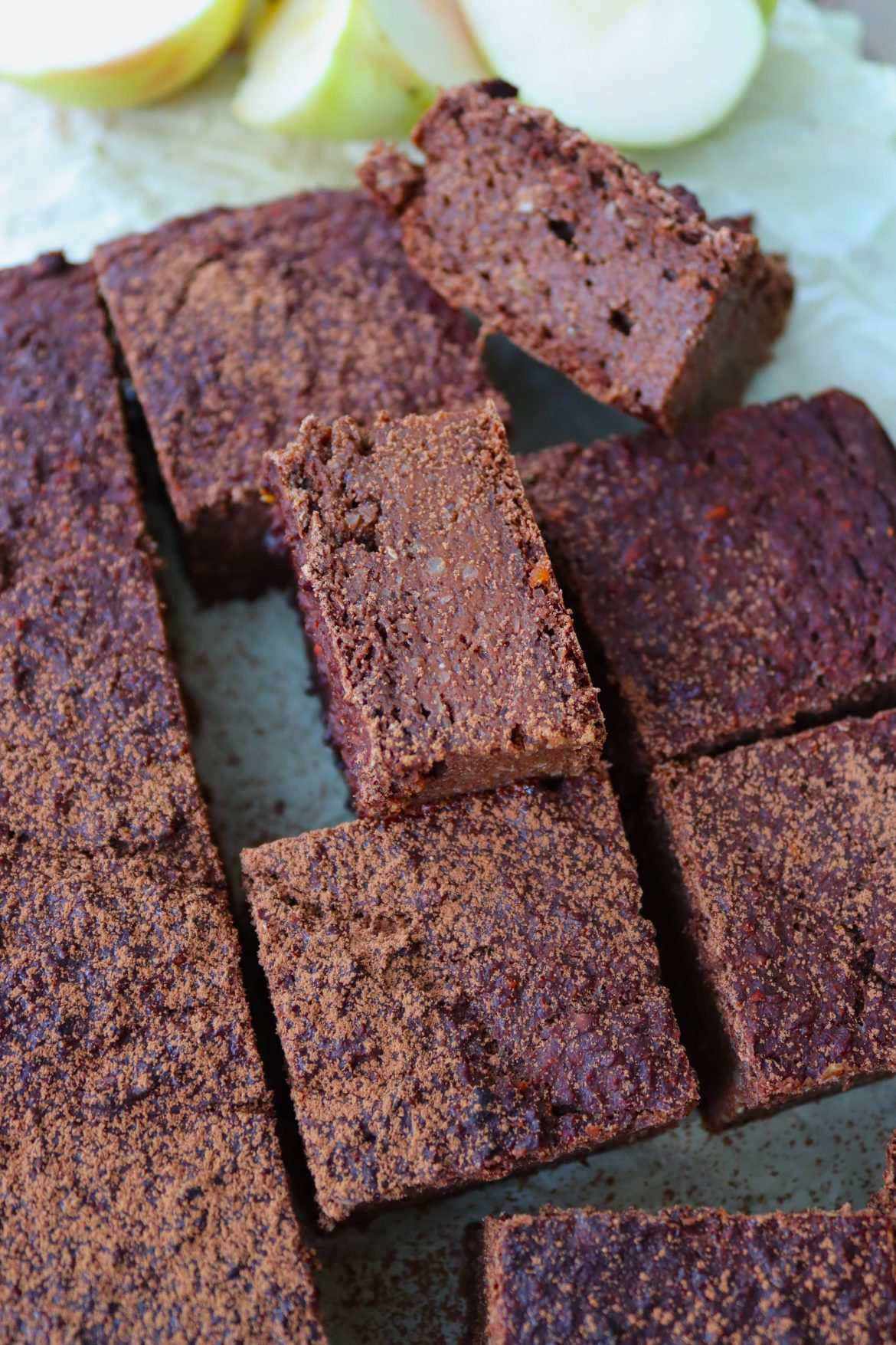 Брауни с ябълка