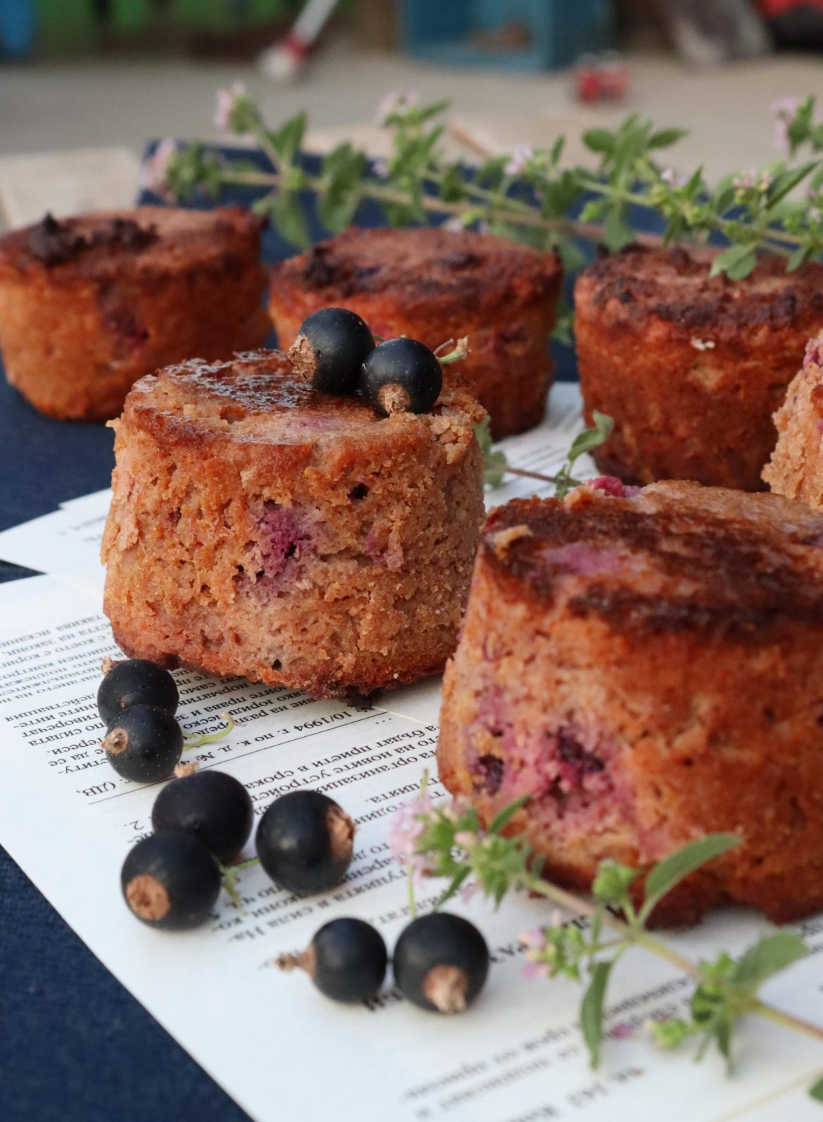 Кокосови мъфини с касис по зоната