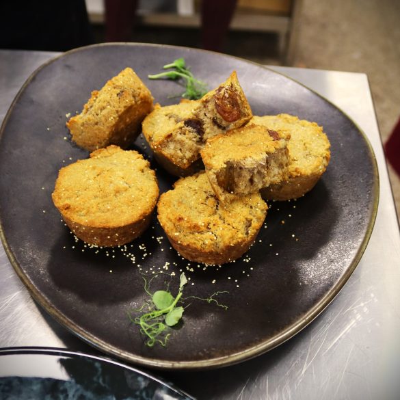 Кокосови мъфини с фурми без захар и без глутен