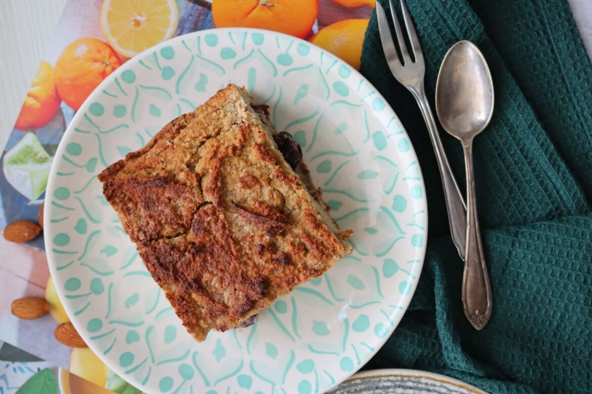 Кокосов сладкиш с вишни по Зоната