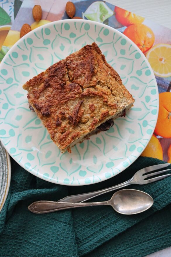 Кокосов сладкиш с вишни по Зоната